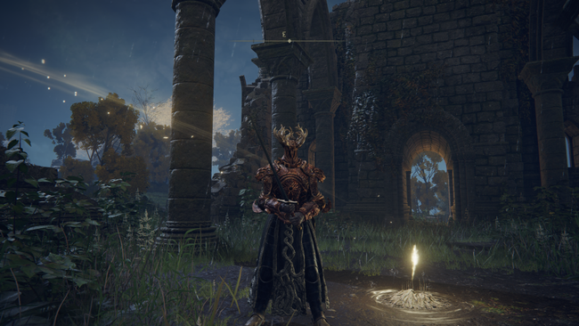 A character 2-hand wielding a longsword in Elden Ring.